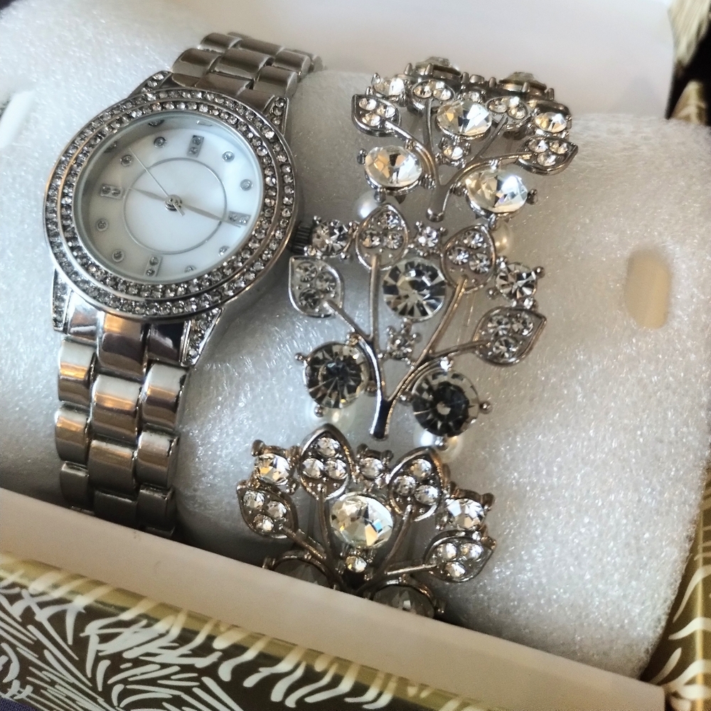 Folio Crystal Watch & Bracelet Set